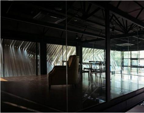 動(dòng)感時(shí)尚—北京798藝術(shù)區(qū)“火車站”改造魅力ACE咖啡廳